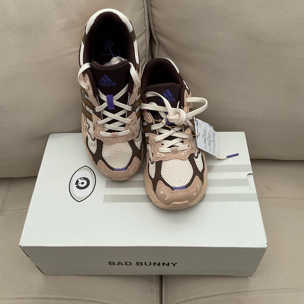 “NWT” Adidas Bad Bunny (Boy) Sneakers Size 3 - Picture 1 of 5